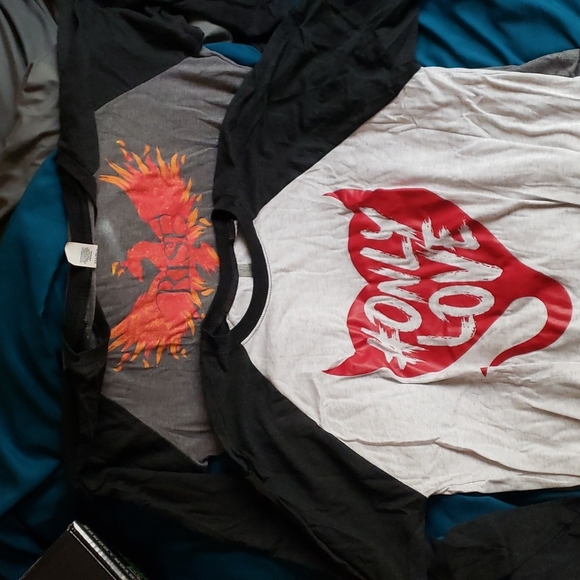 5 Supernatural Long Sleeve Shirts/Tanks bought off shopstands.com - Picture 5 of 6